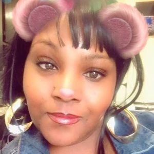 Meet your Posher, Cynthia